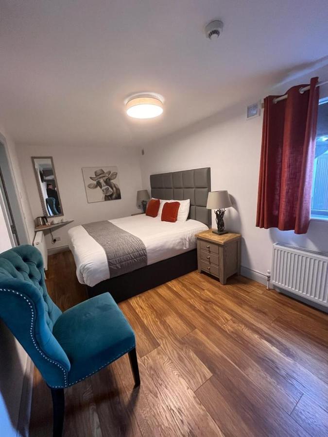 Lodge At The Old Barracks Athenry Bagian luar foto